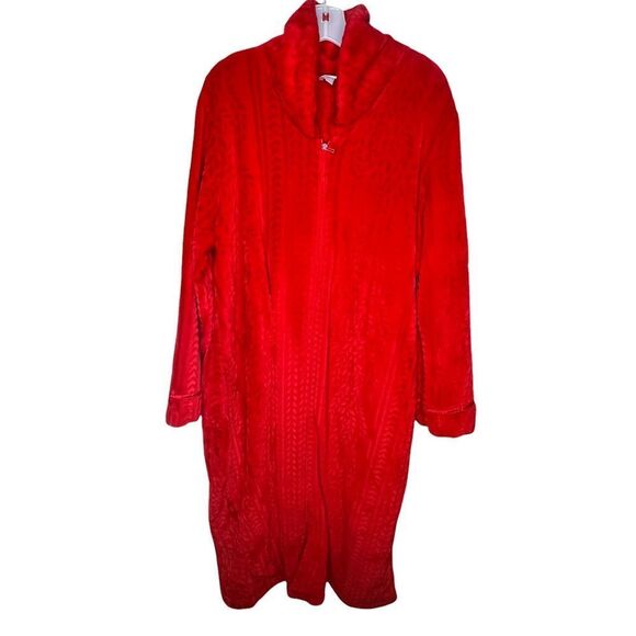 Secret Treasures Thick‎ Red Robe - Picture 1 of 7